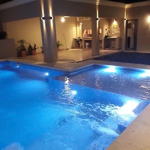 Los Abuelos Casa Y Piscina
